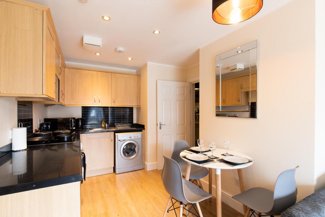 1-Bedroom Apartment With Balcony, 霍兹登 外观 照片